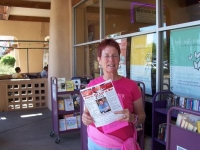 scott_ritter_booksigning_tempe_az_10-12-07_code_pink_1.jpg