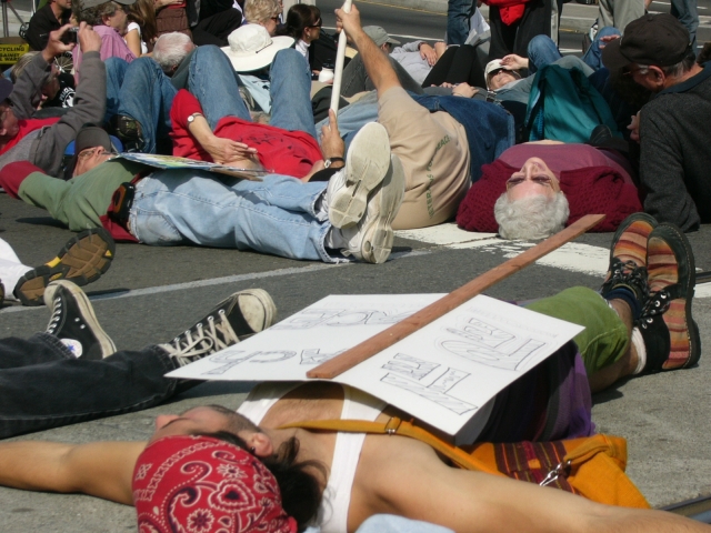 640_diein4.jpg 