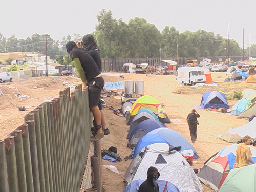 no_borders_camp_friday_breakfast_standoff_-_10.jpg 