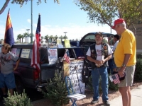 veterans_day_march_phx-anti_war_marchers_11-12-07_minuteman.jpg
