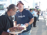 black_friday-day_labors_vs_anti-illegal_bikers_phx_az_11-23-07_signing_recall.jpg