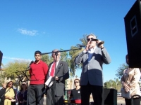 hugs_for_peace_rally-state_capitol_phx_az_1-13-08_stage-rabbi.jpg