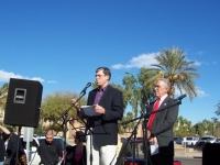 hugs_for_peace_rally-state_capitol_phx_az_1-13-08_stage-rep_anderson.jpg