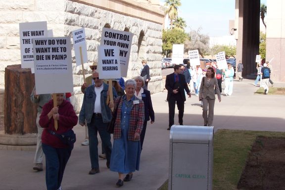 compassion_and_choices_rally-state_capitol_1-23-08_march_3.jpg 