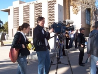 battle_of_the_press_conferences-huckabee_vs_obama-capitol_1-29-08_canadian_journalists.jpg