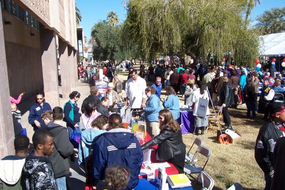 disability_day-state_capitol-phx_az_2-6-08_booths_5.jpg 