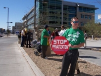 seniors_protest_mccain_at_s.s.office_3-7-08_signs_3.jpg