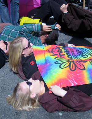 die-in02-proc.jpg 