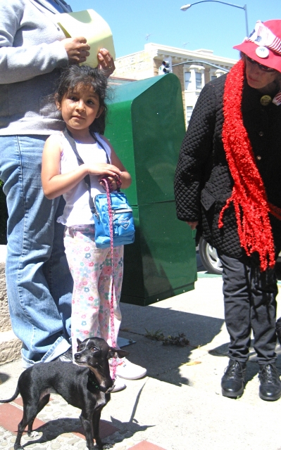 640_im8daisyponcho.jpg 