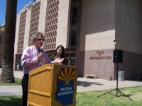 az_interfaith_lobby_day_4-17-08_legislator_2.jpg