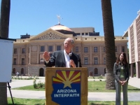 az_interfaith_lobby_day_4-17-08_legislator_4.jpg