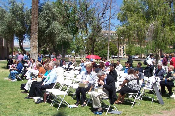 az_interfaith_lobby_day_4-17-08_audience.jpg 