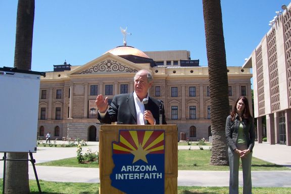 az_interfaith_lobby_day_4-17-08_legislator_4.jpg 