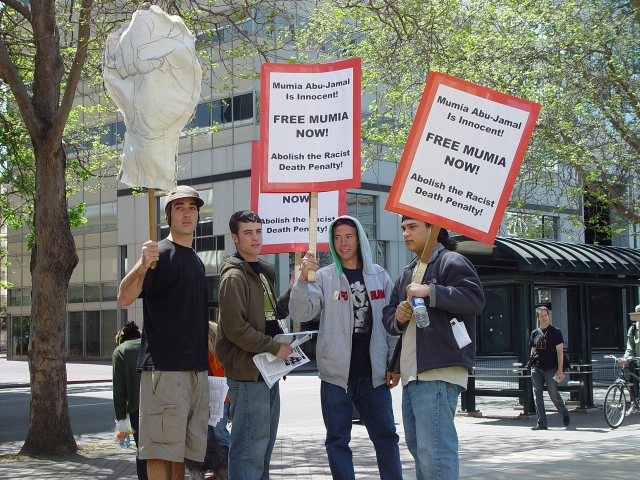640_oakland_mumia_demo_19_apr_2008_a_004_1.jpg