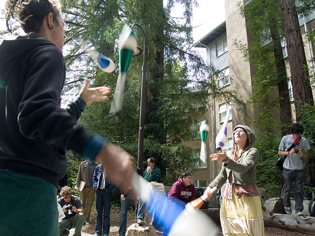 juggling_4-22-08.jpg 