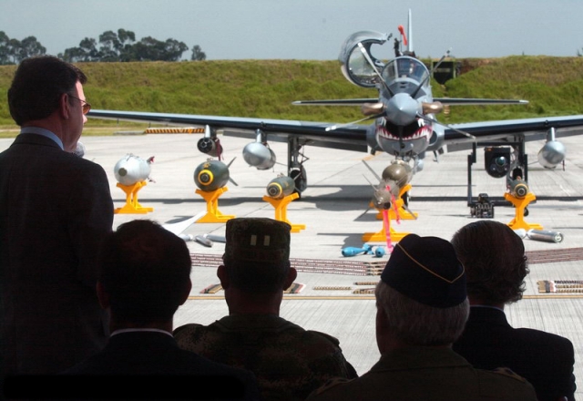 640_super_tucano_a29b_ministro_santos.jpg 