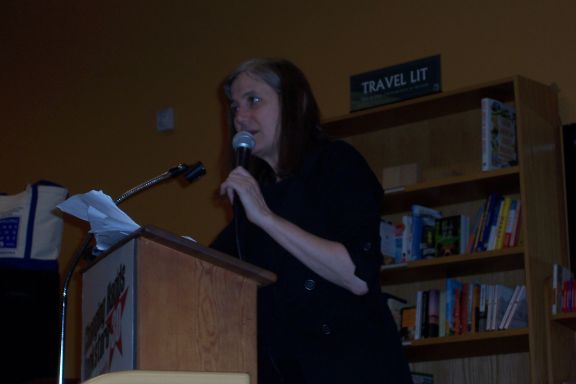 amy_goodman_book_signing_4-29-08_amy_2.jpg 