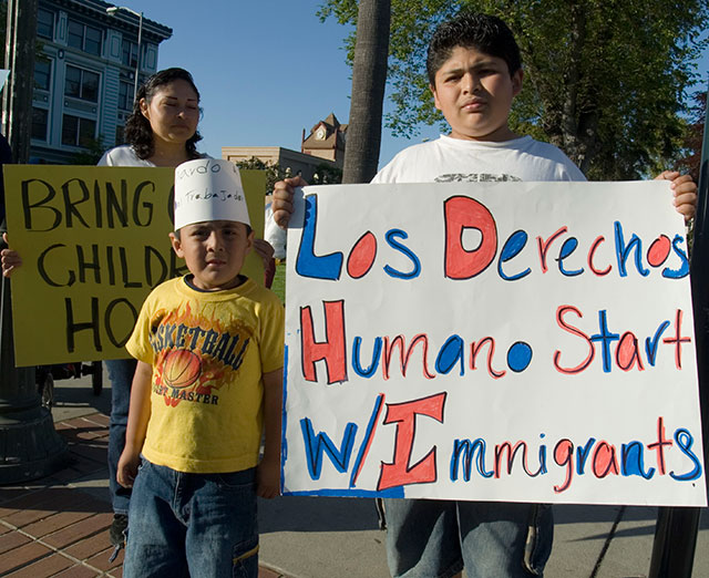 derechos-immigrants_5-1-08.jpg 