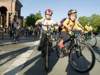 kids-on-bikes_5-13-08.jpg