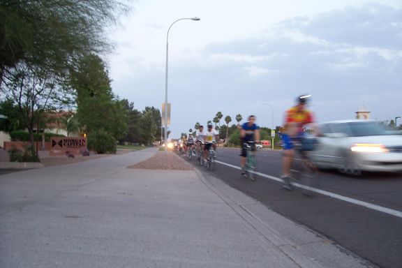 ride_of_silence_bicyclists_tempe_5-21-08_ride_5.jpg 