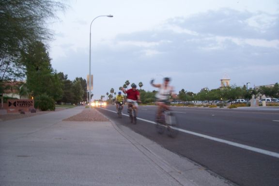 ride_of_silence_bicyclists_tempe_5-21-08_ride_6.jpg 