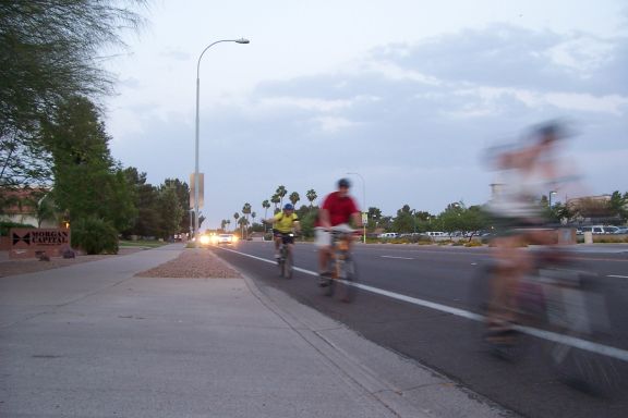 ride_of_silence_bicyclists_tempe_5-21-08_ride_8.jpg 