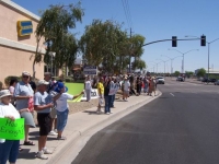 anti-bush_anti-mccain_protest_mesa-phx_5-27-08_group_5.jpg