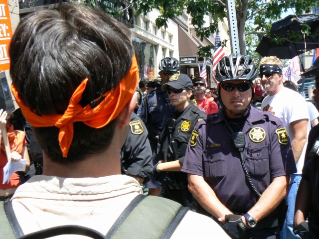 640_6_berkeley_marine_recuiting_protests_3.jpg