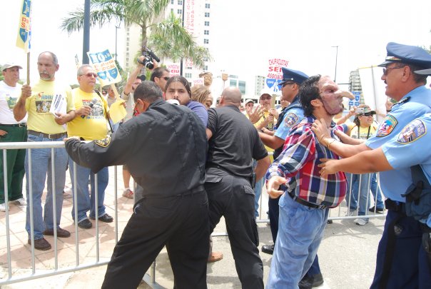 puerto_rico_teachers_confront_.jpg 