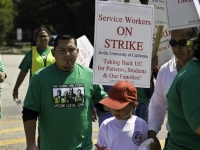 service-workers-strike-8.jpg