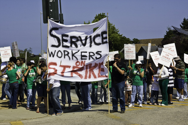 service-workers-strike-21.jpg 