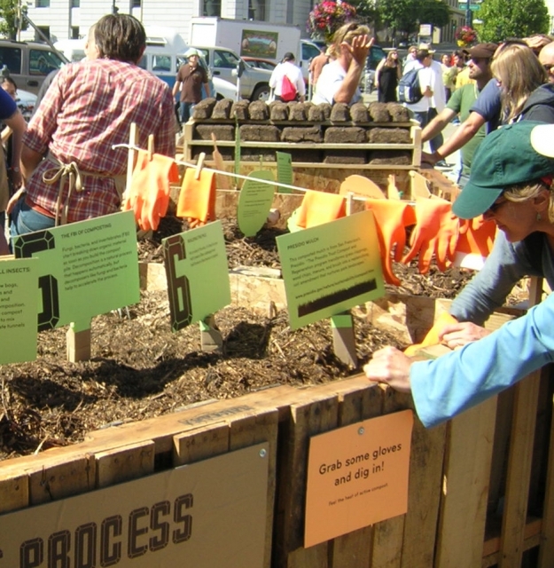 640_diggingincompost.jpg 