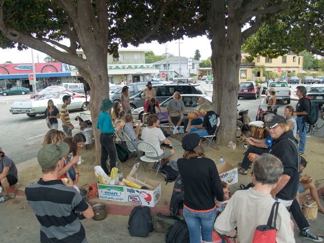 food-not-bombs_10-1-08.jpg 