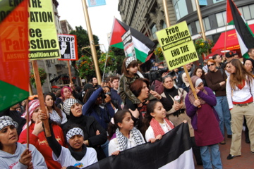 5_protest_at_powell_and_market.jpg 