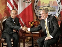 george-w-bush-felipe-calderon.jpg