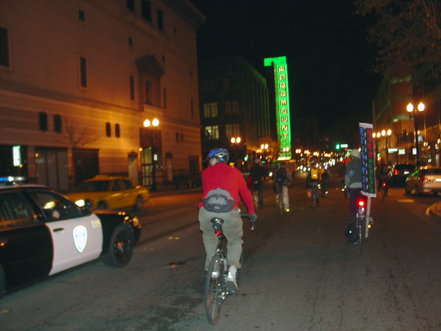 oaklandcriticalmass_0206090655_2.jpg 