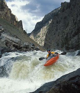 river_kayaking.jpg 