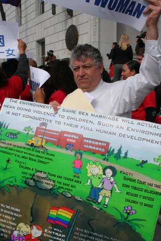 ssmhearingdemo_040.jpg 