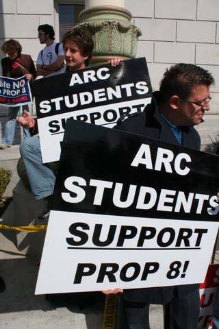 ssmhearingdemo_059.jpg 