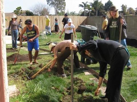 grow-food-party-crew.jpg 