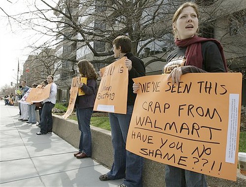 seiu_inter_staff_picket_union.jpg 