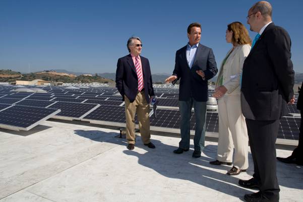 governor_greenwash.jpeg 