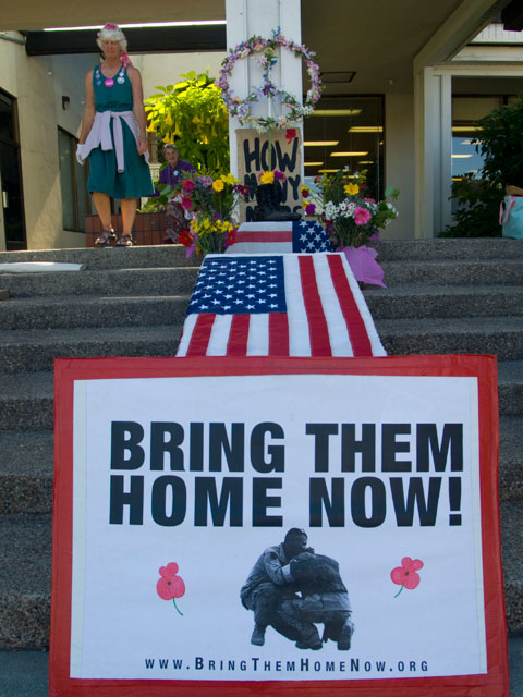 vigil-military-recruiters_11_6-19-09.jpg 