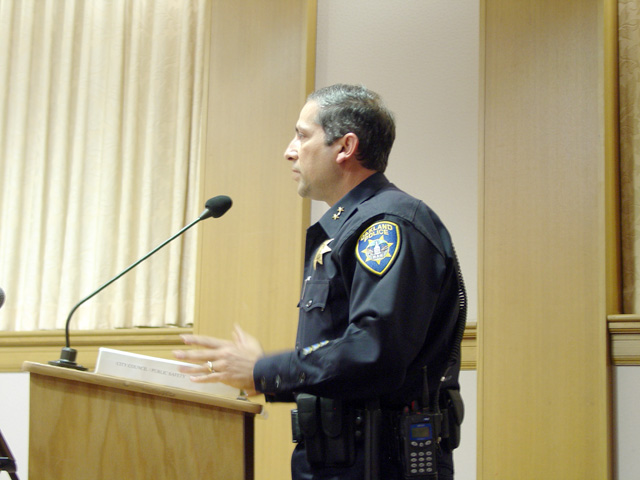 oaklandpublicsafetycmt042809830_2.jpg 