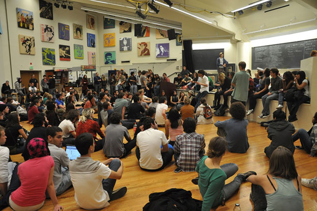 kresge-occupation-ucsc.jpg 