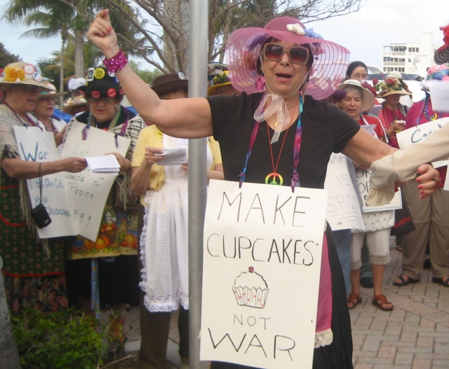 640_uncon2ragecupcake.jpg 