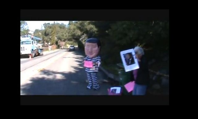 640_bobblehead.jpg 