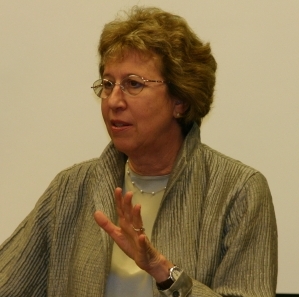 lois_wolk_299x297.jpg 