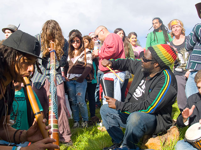 420-drum-circle-ucsc_4-20-10.jpg 