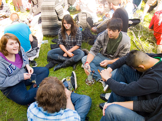 smoking-circle-ucsc_4-20-10.jpg 